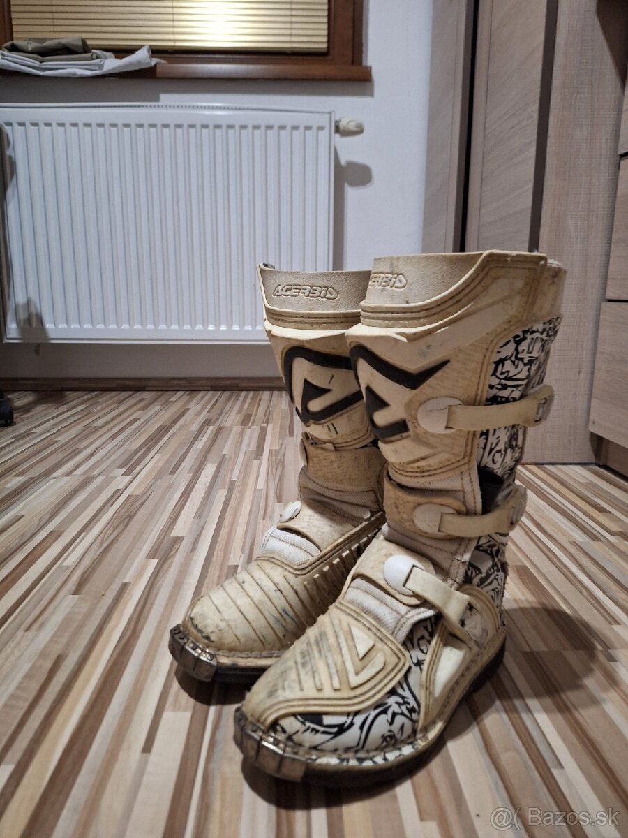Cizmy na motorku acerbis