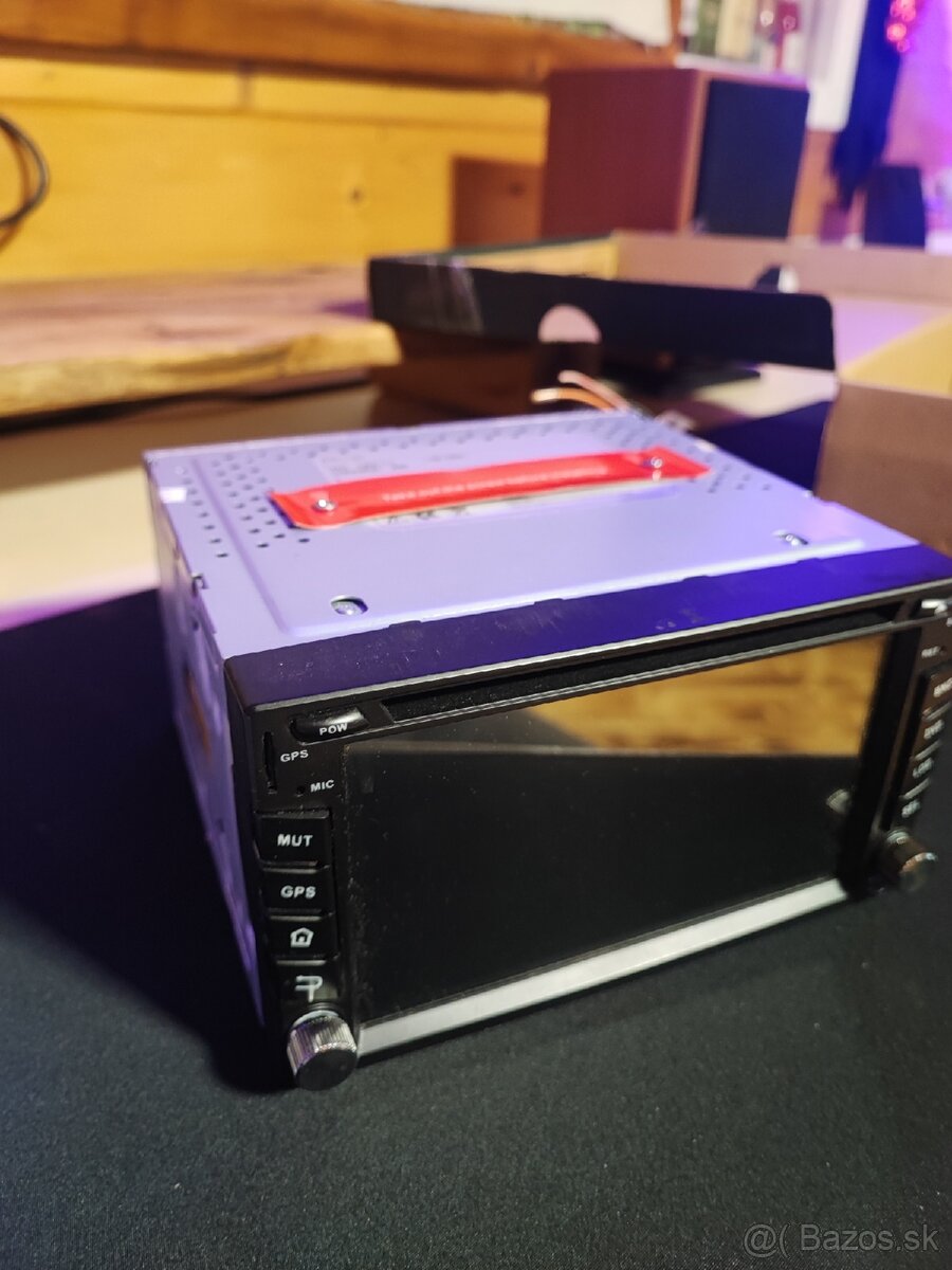 Autorádio s Bluetooth / Wi-Fi Android 12