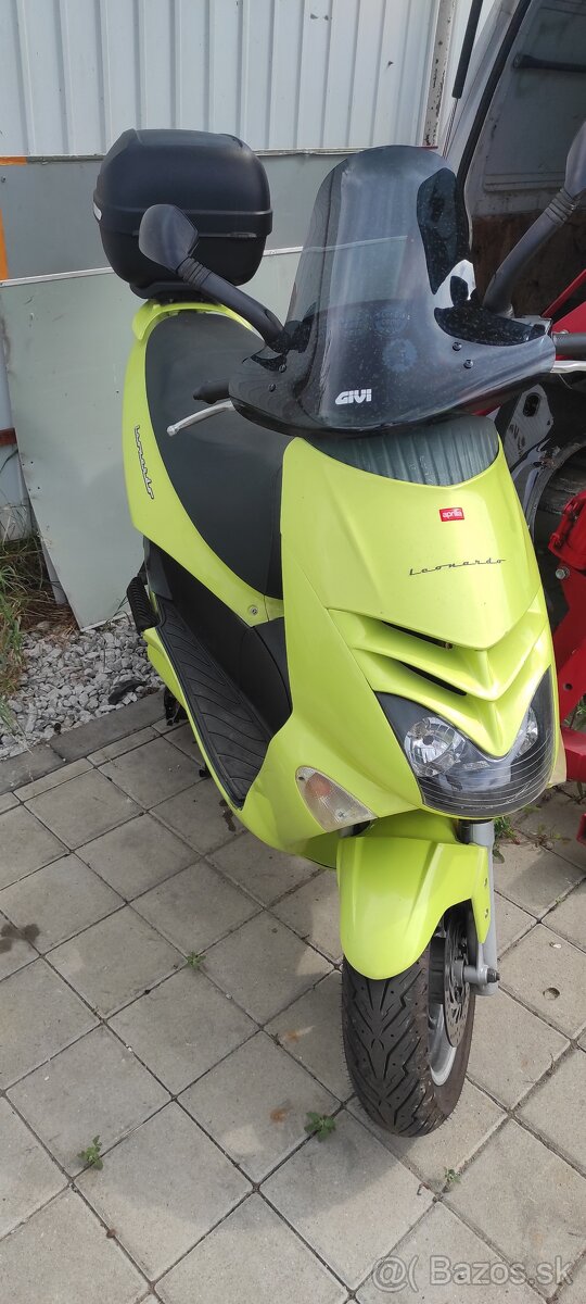 Kúpim Aprilia leonardo150. Na diely