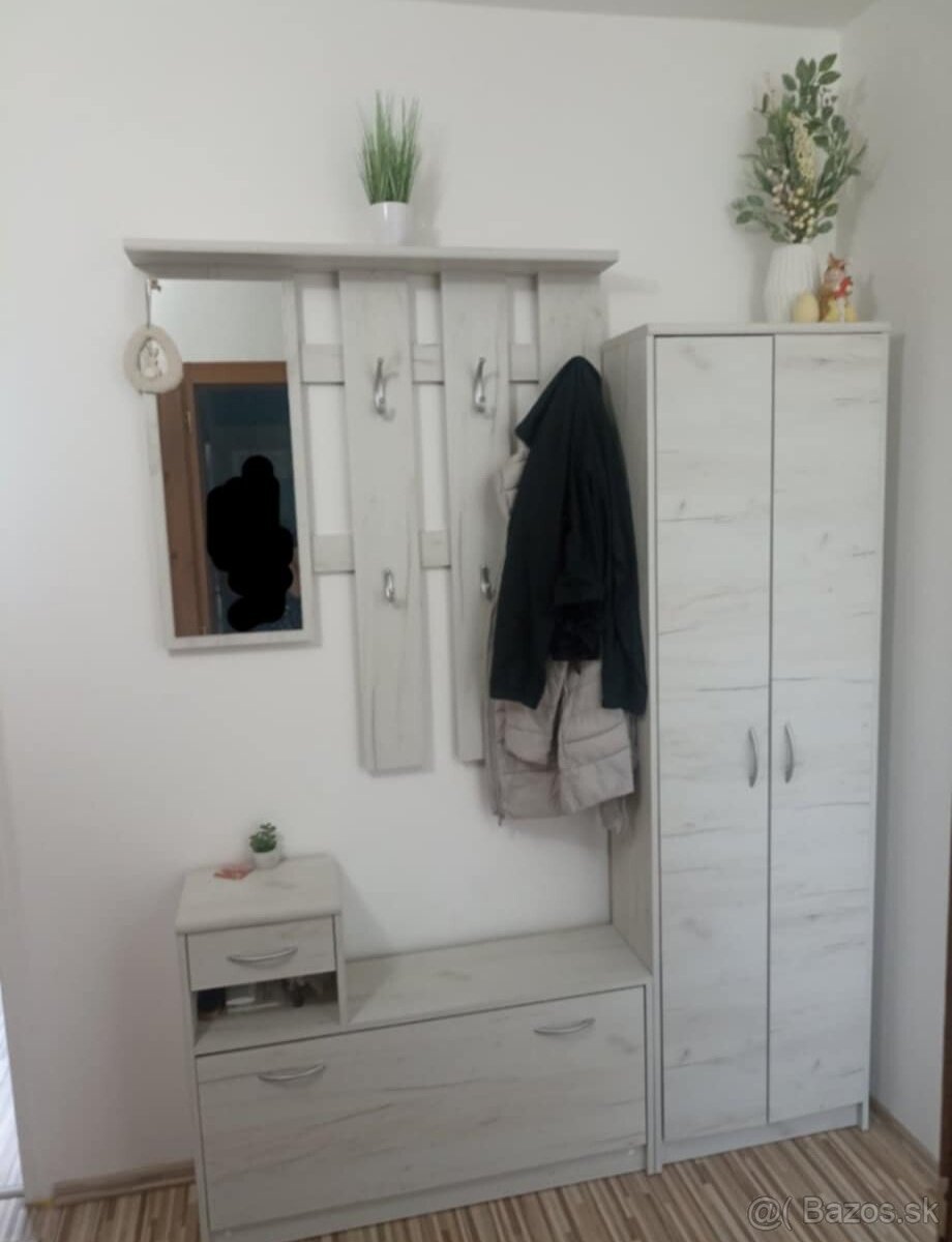 Predsieňová zostava