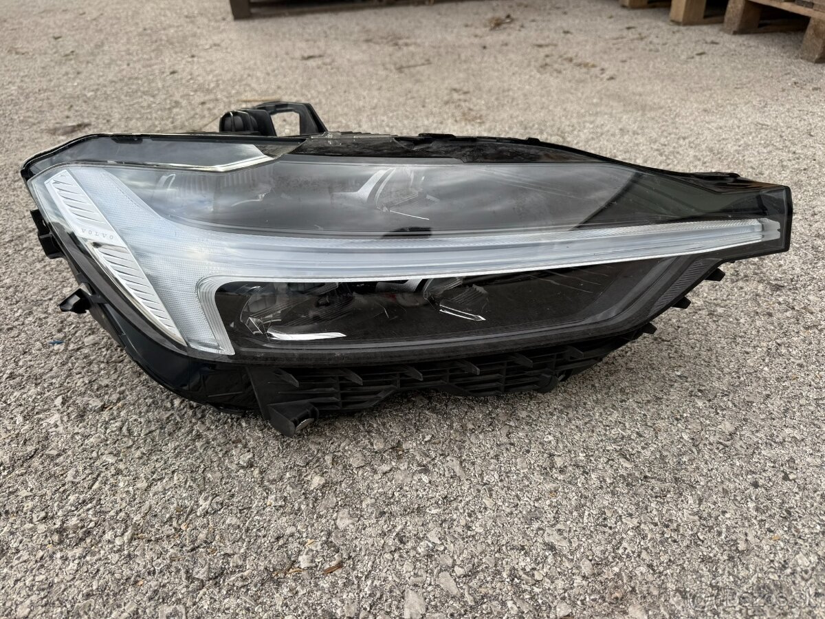 Volvo XC60 II LIFT MID LED 32342517--32342514 predne svetla