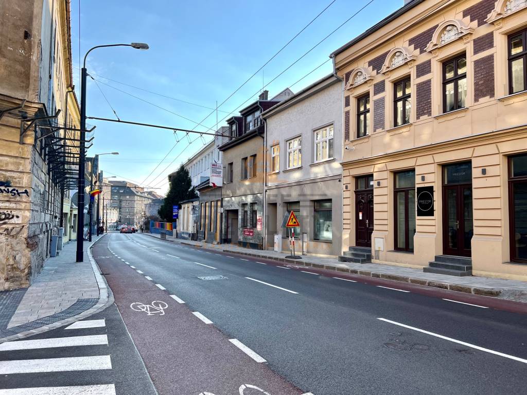 Na predaj parkovacie miesto, Beskydská, Bratislava, Staré Me