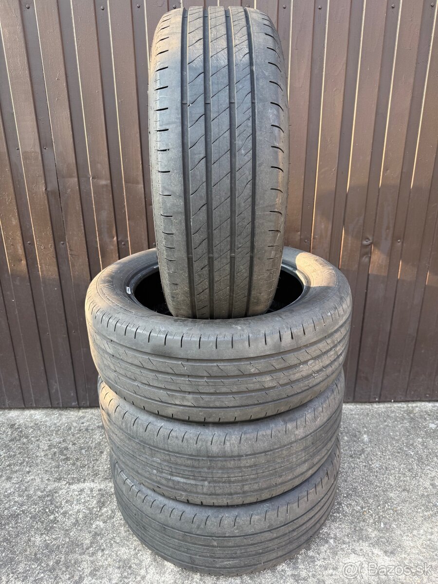Letné pneu Goodyear 215/55 R17
