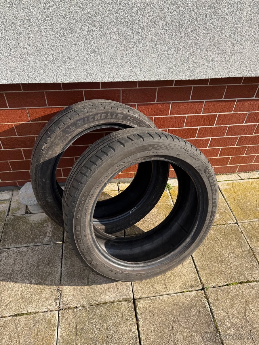 225/45r17