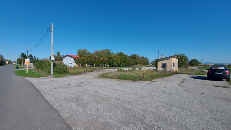 Pozemok na podnikanie o výmere 7288 m2 v obci Dolná Seč