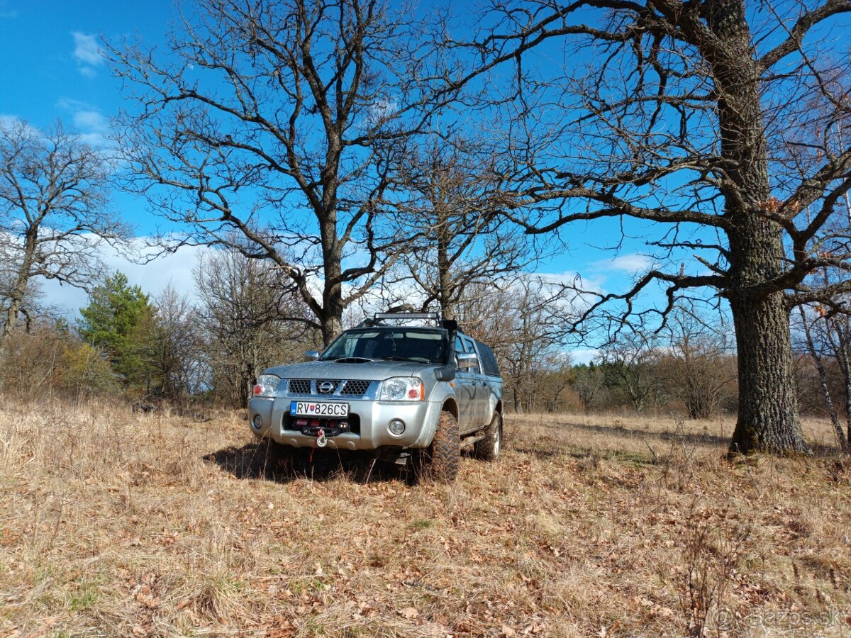 Navara D22