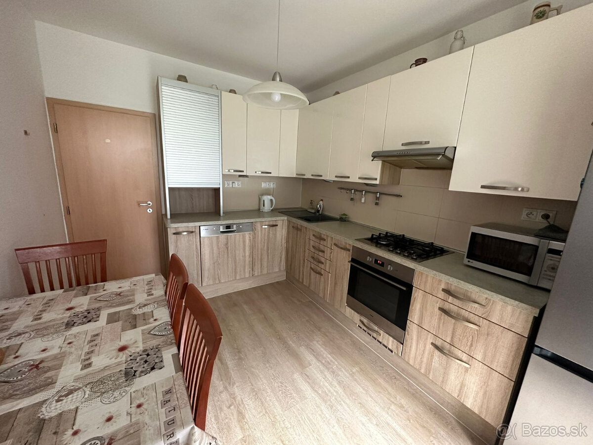 Príjemný 4i byt 83 m2, s lodžiou Haanova