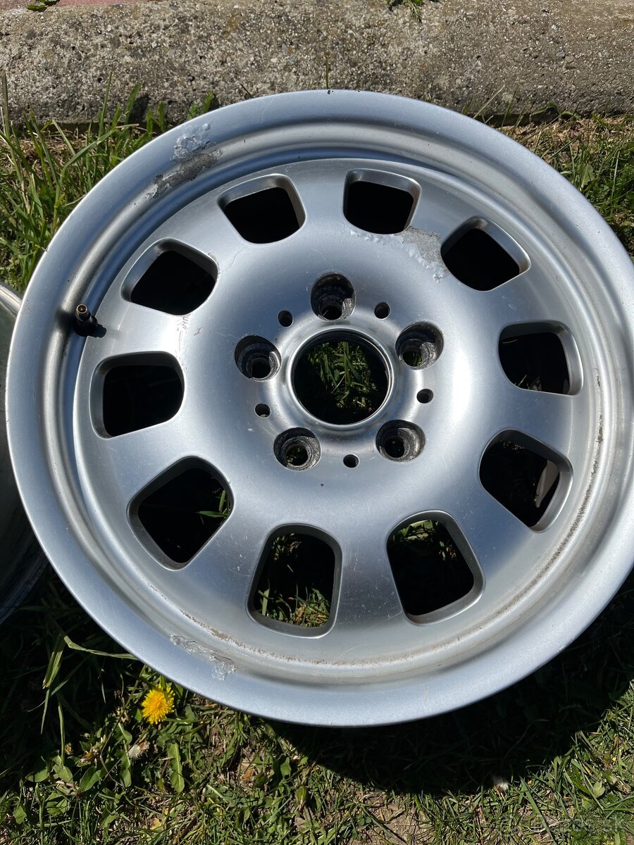 BMW Elektróny 5x120 R16