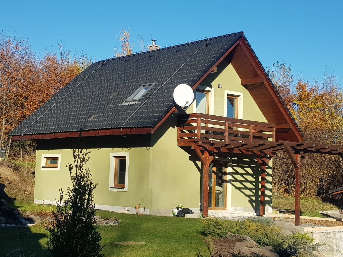 SKOLAUDOVANÝ RODINNÝ DOM KRÁLIKY