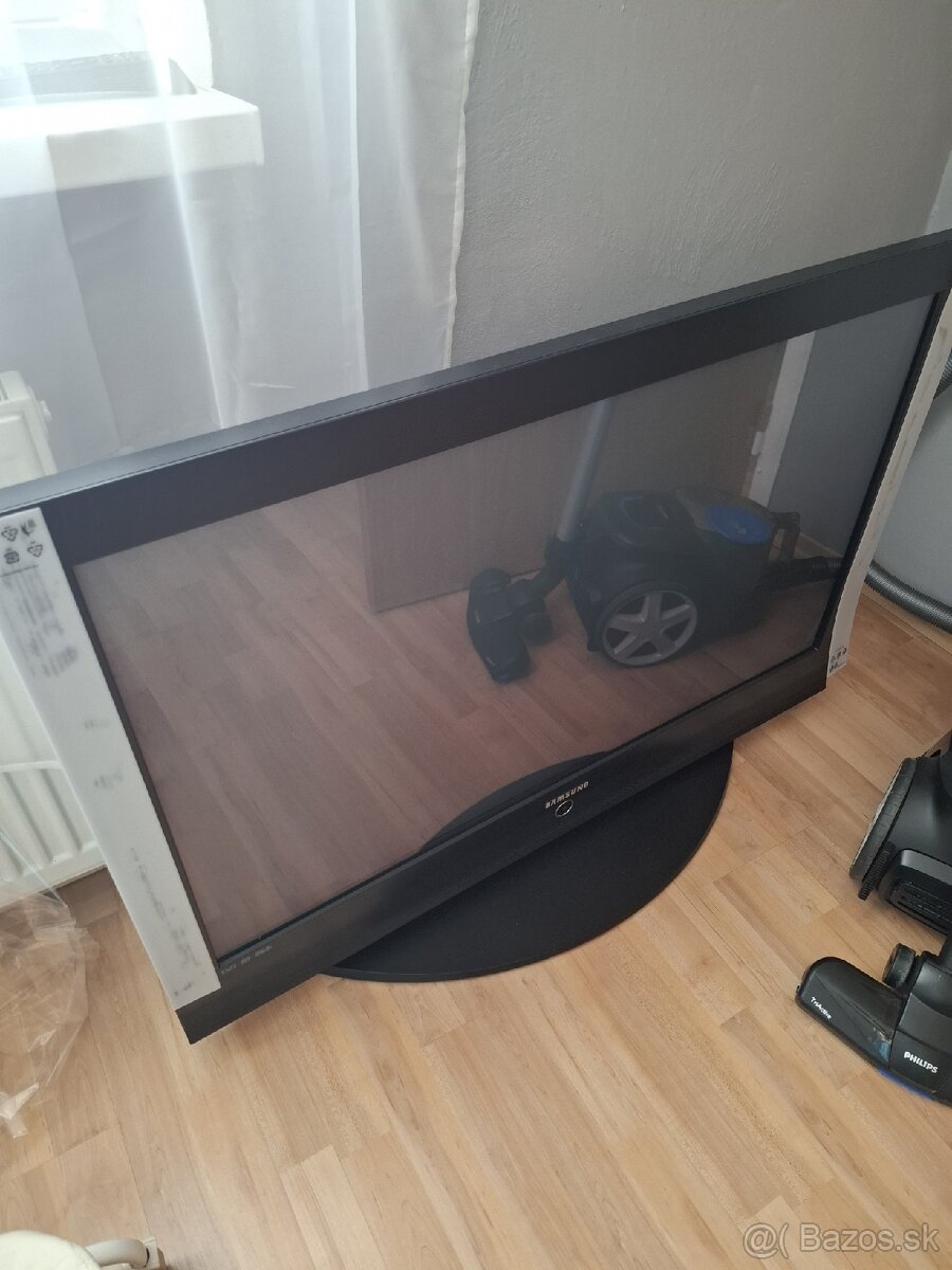 Predam televizor plazmu samsung 42