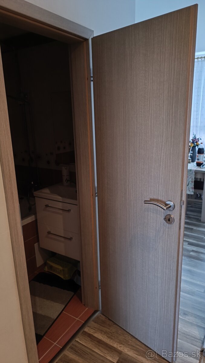 Dvere 60cm + zárubňa