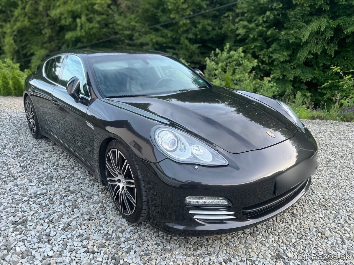 Porsche Panamera 4S 4.8i V8