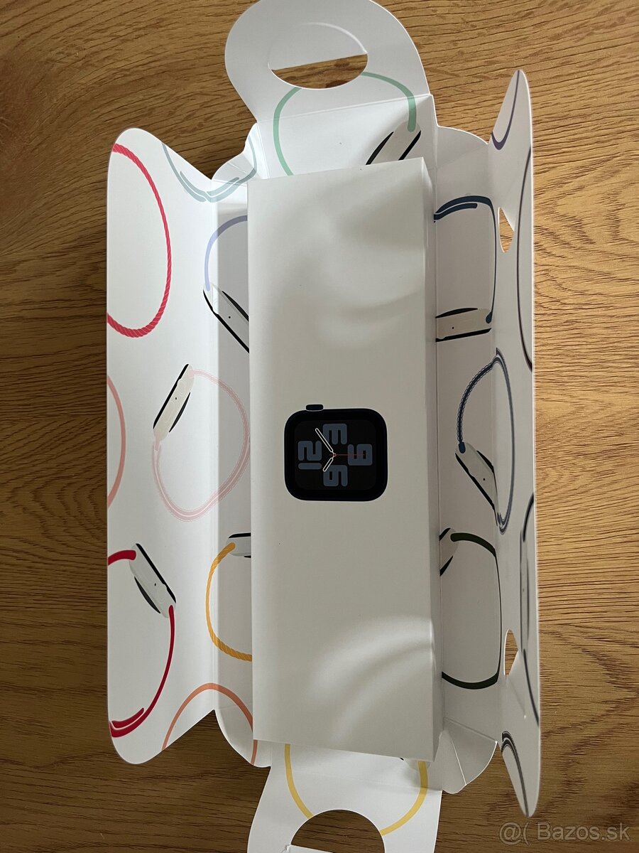 Apple Watch SE 44 - NOVÉ nepoužité