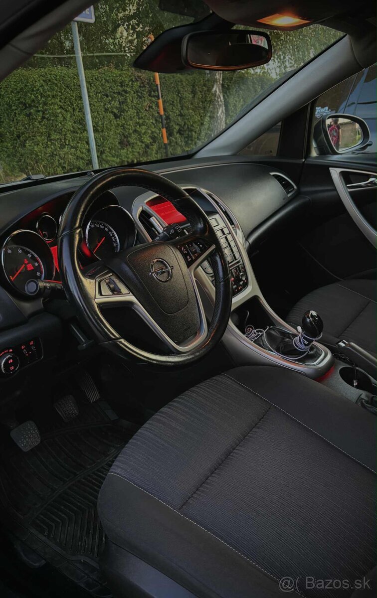 Opel Astra J 1.4 74kw 2010