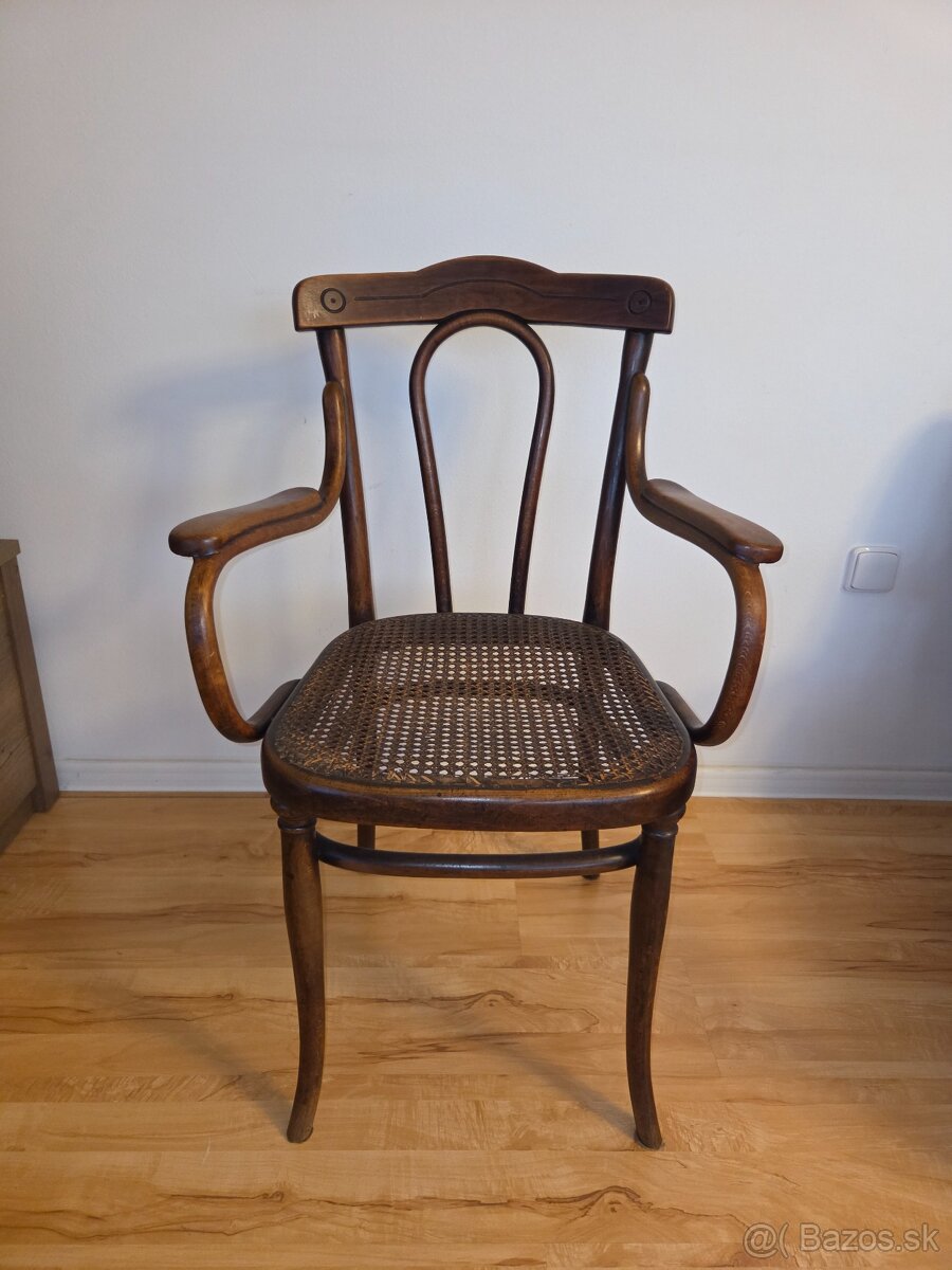 Thonet kreslo ku písaciemu stolu