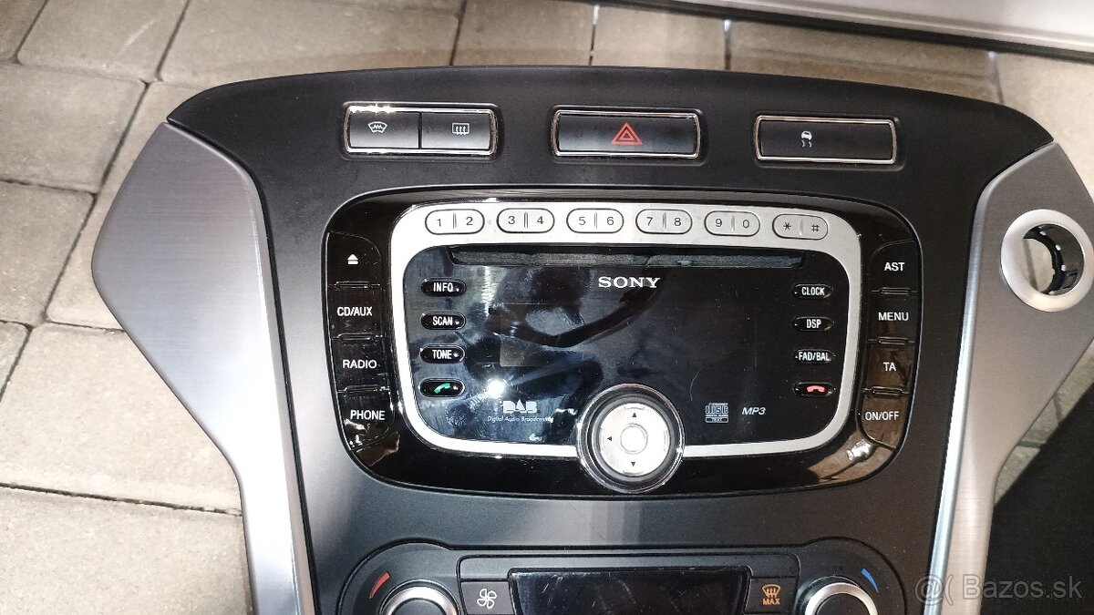 Predám rádio Sony Ford