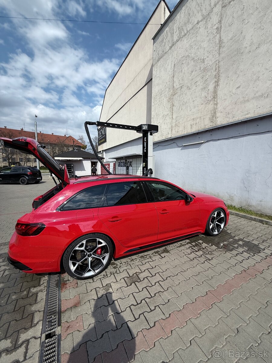 Audi RS4 competition+ 2024