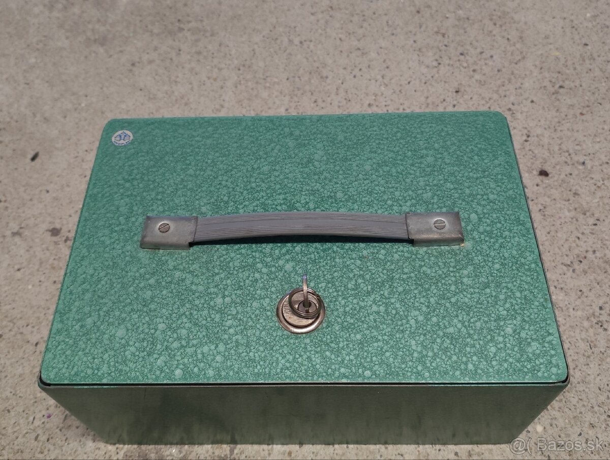 Prenosna pokladnica/trezor