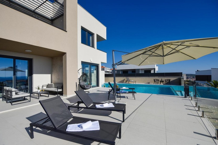 Chorvátsko-Luxusná vila s bazénom a výhľadom na more