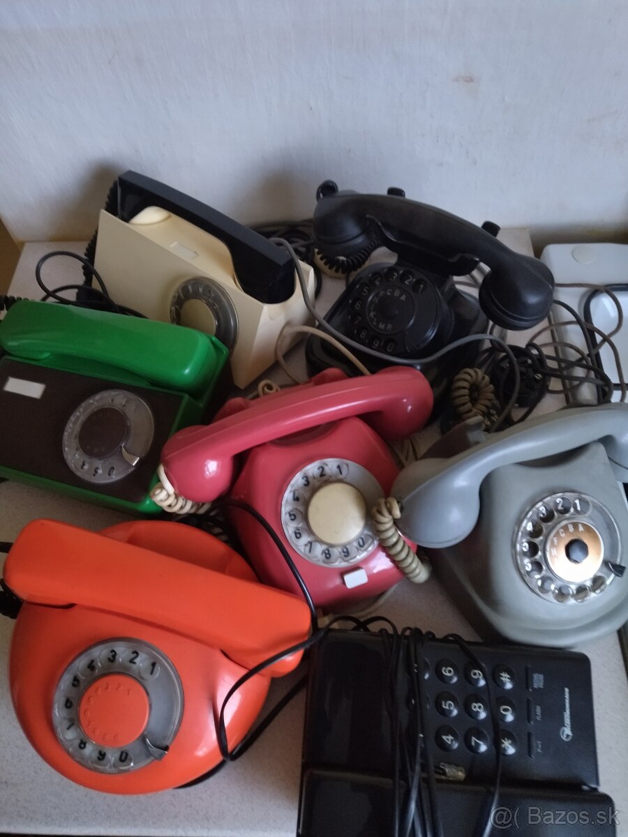 Predám staré telefóny