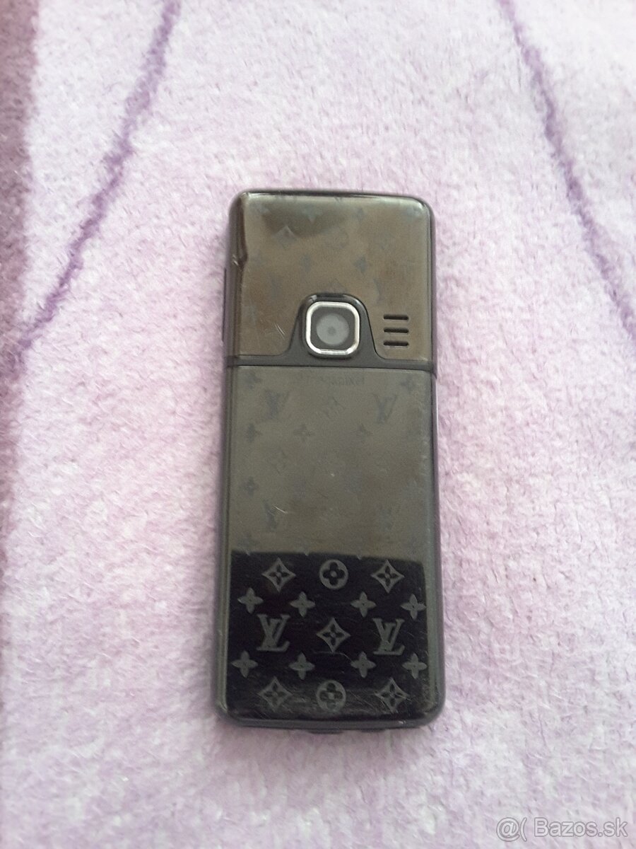 Predám raritku mobil NOKIA 6300 (LOUIS VUITTON STYLE) -