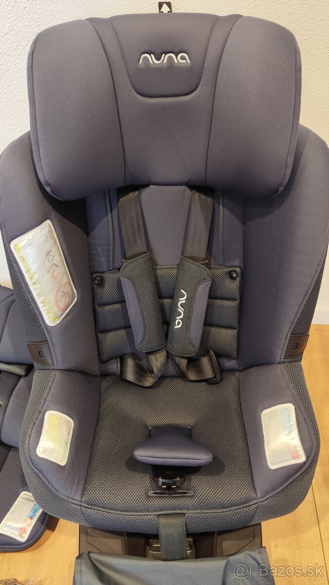 Nuna Prym otocna autosedacka