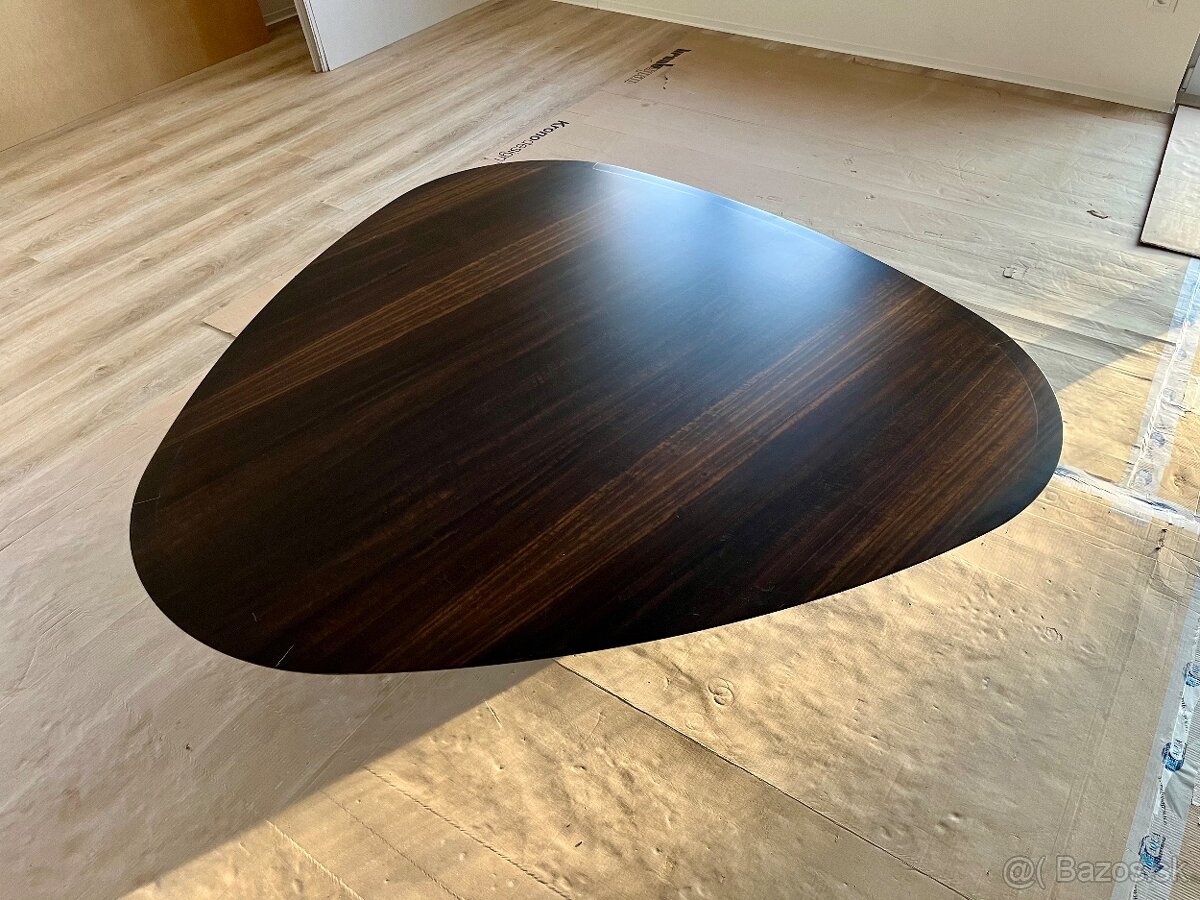 Konferencny stolik vyhodne