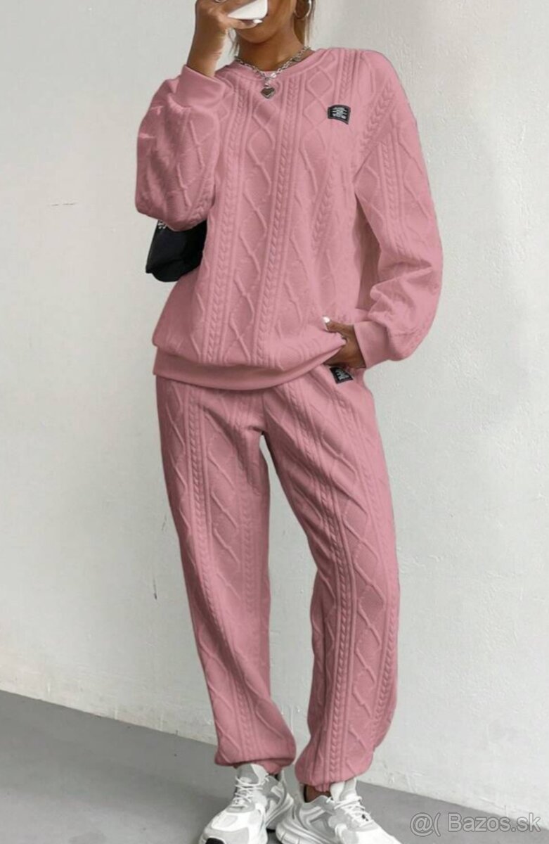 Nová Ružová tepláková súprava