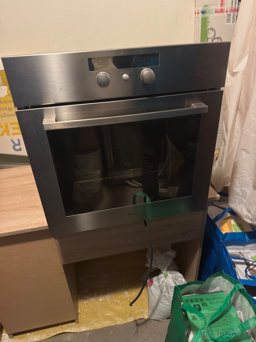 Whirlpool elektrická rúra