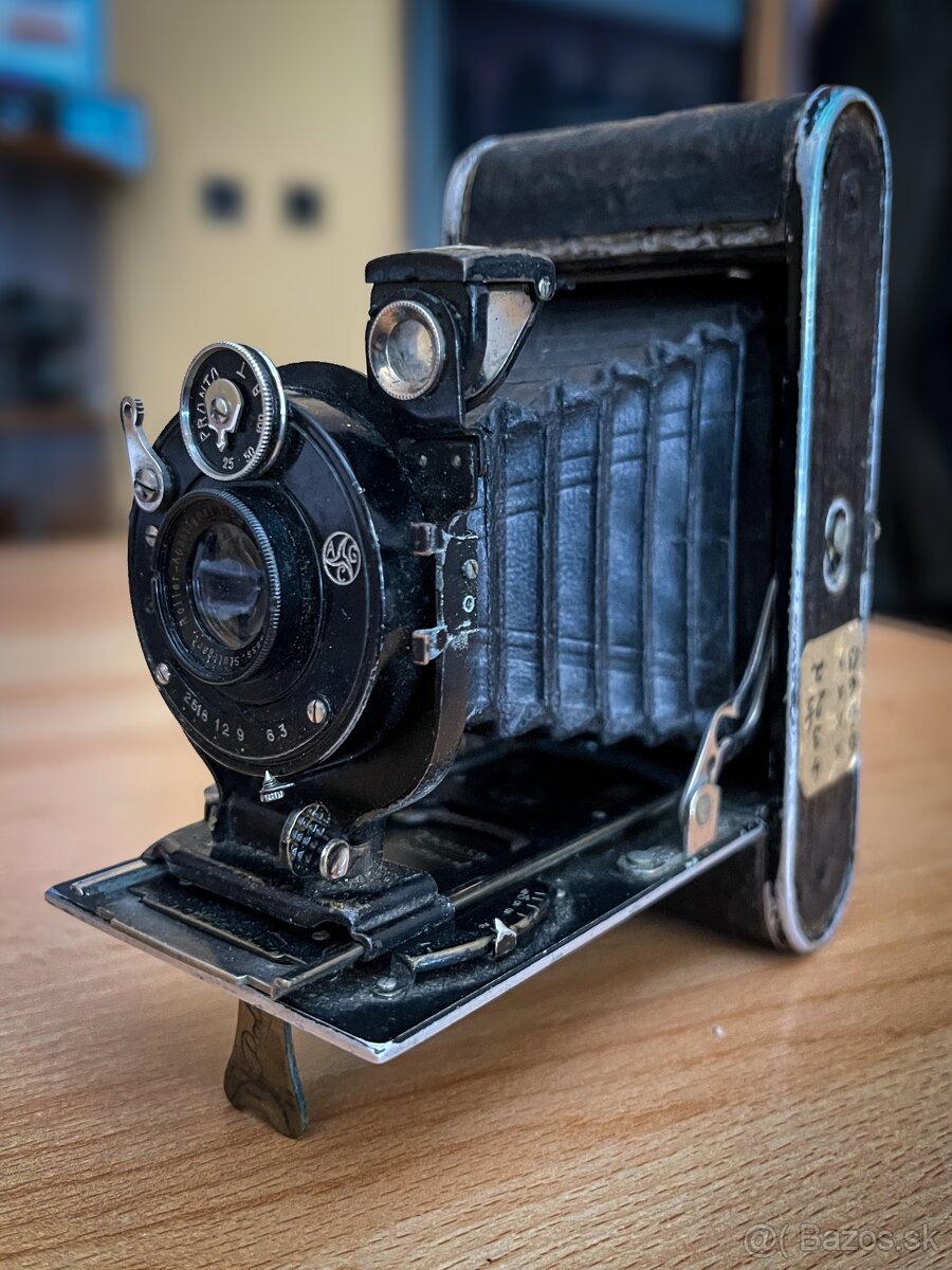Starý historický fotoaparat Prontor Pallette