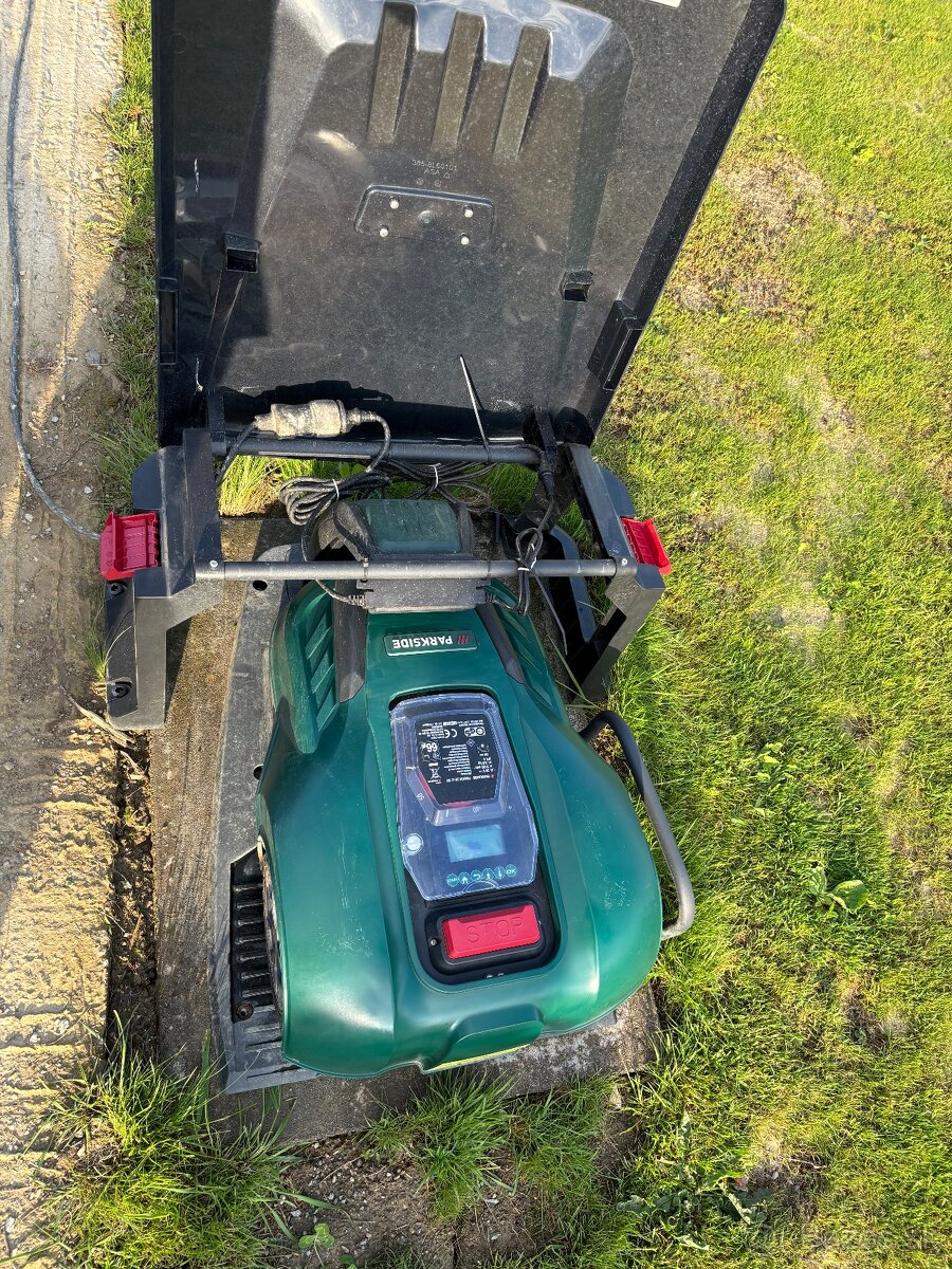 Robotická kosačka Parkside