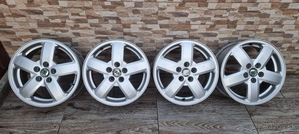 Predam orginal Skoda Triton elektrony 5x100 r16l5 et38 J6