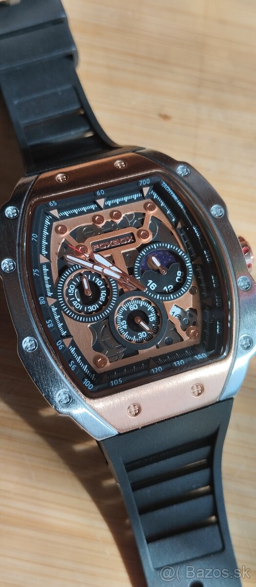 moderní hodinky FOXBOX CHRONOGRAF,vše plně funguje