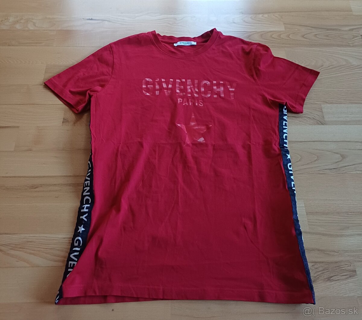 Givenchy červené