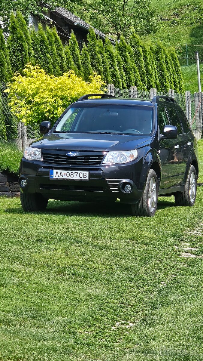 Predám Subaru Forester 2.0 benzin r.v.2011