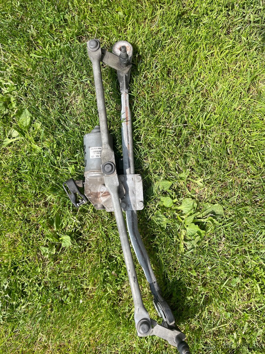 Motorcek stieračov e70