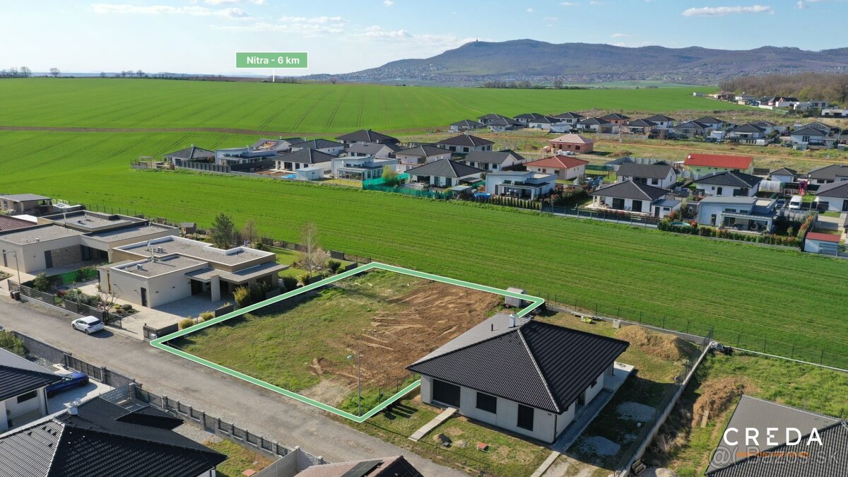 CREDA | predaj stavebný pozemok so stavebým povolením a IS,