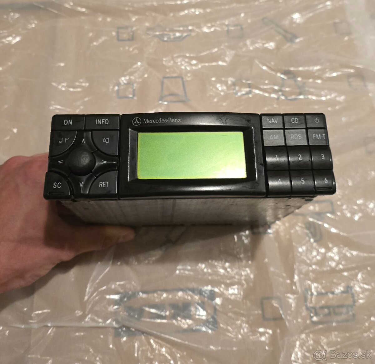 Predám rádio Mercedes-Benz, pochádza z w210