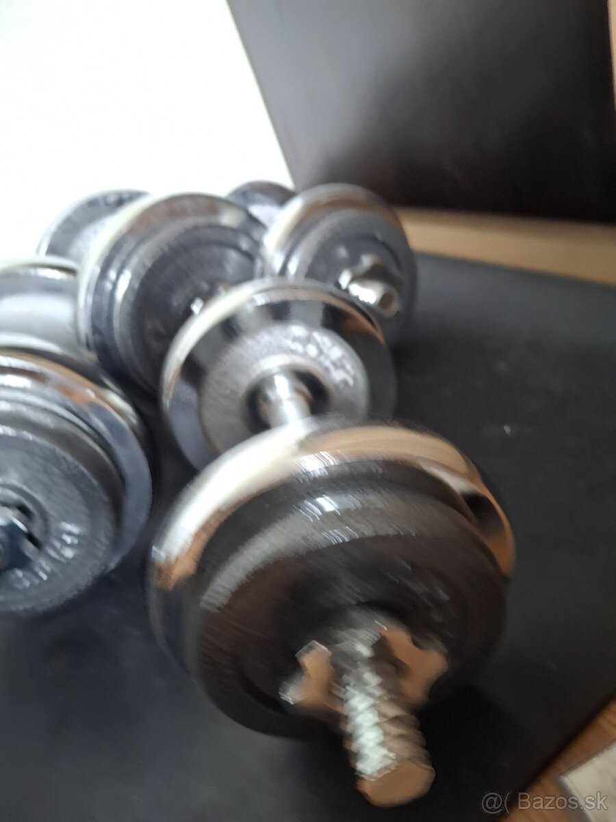 Činky na predaj 2x9kg + 2x16,5kg. Pozvarané rúčku na kliky