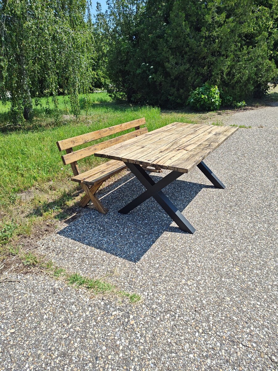 Dubový stôl vintage