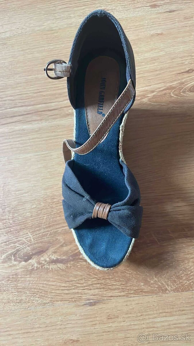 Sandale
