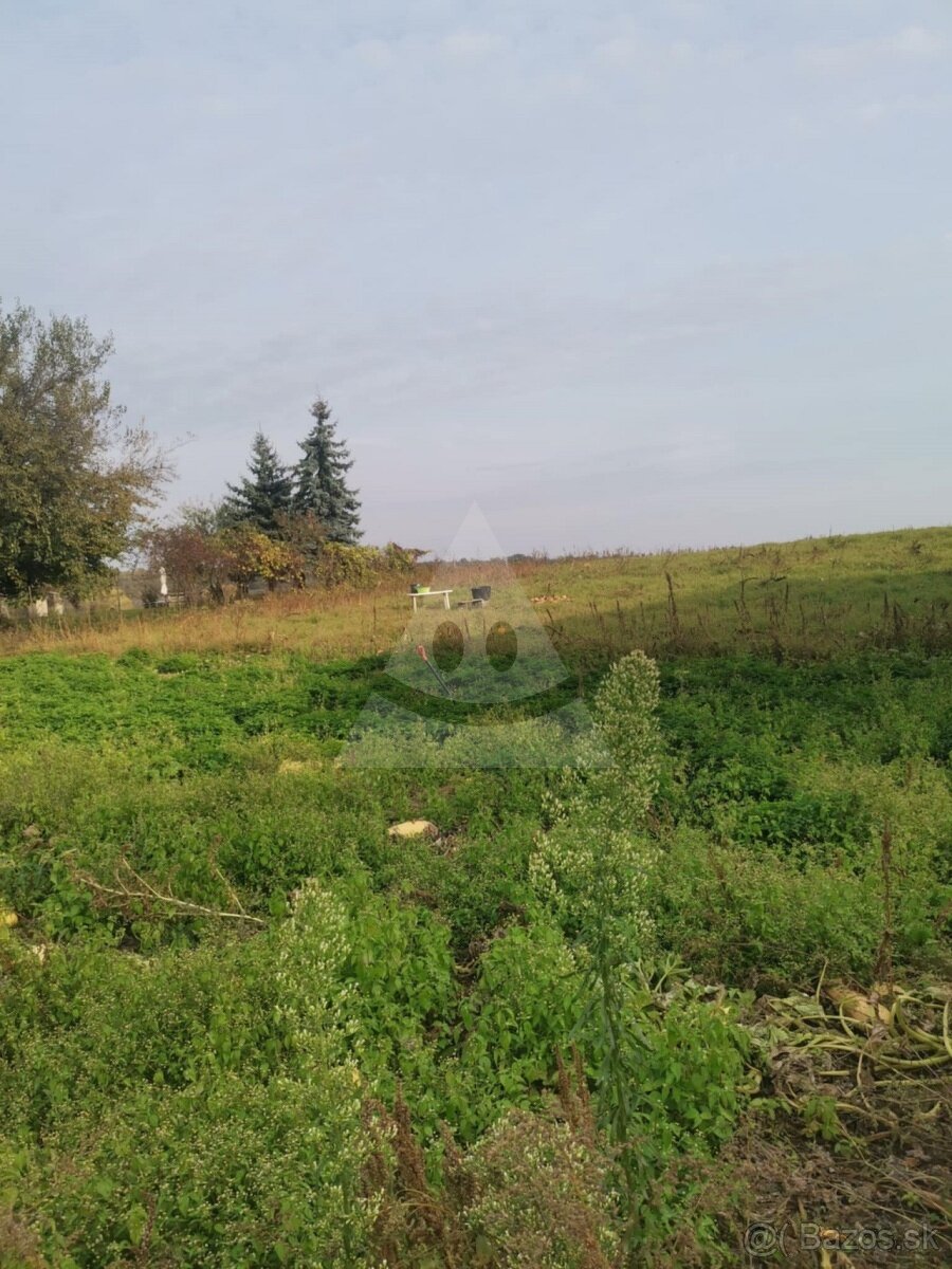 Na predaj krásny pozemok v obci Dulovce, Podháj