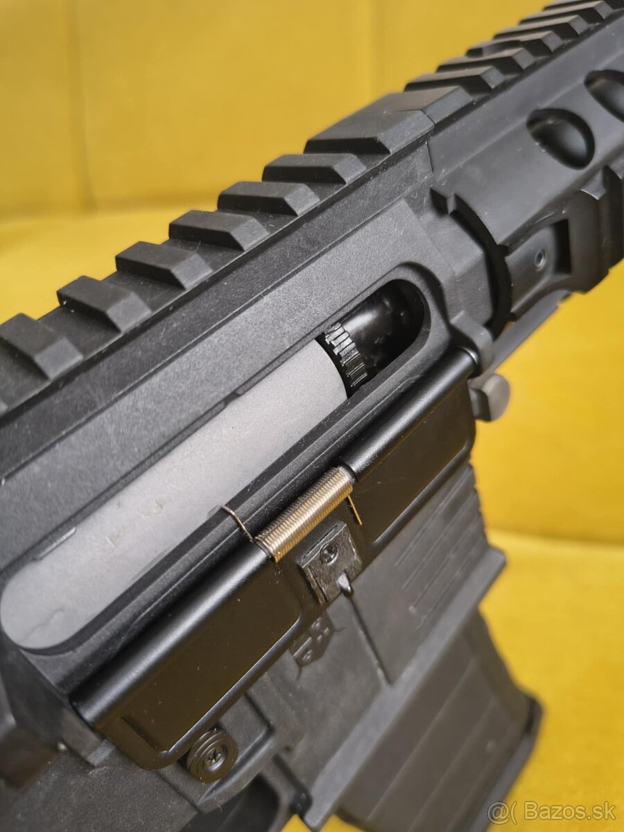 Airsoft zbraň AR15 SilentOps CQB BRAVO