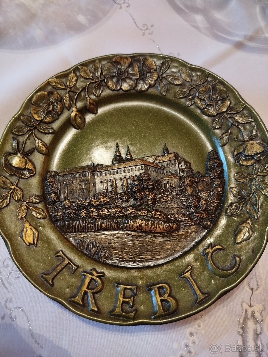 Drevený dekoračný tanier Třebič