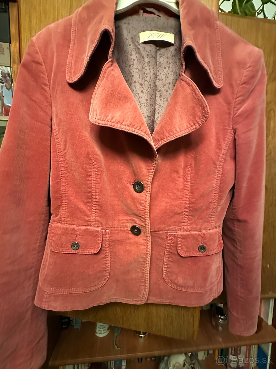 prpedám športové dámske saká na voľné dni, č.38