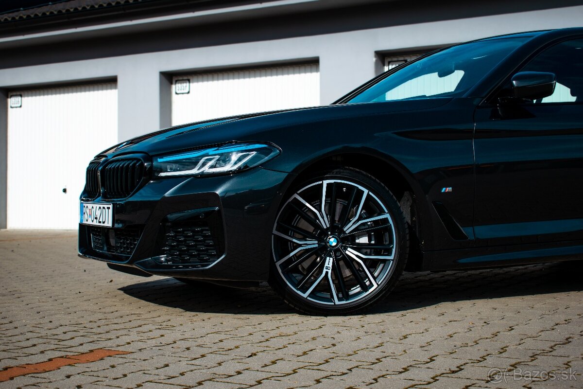 BMW 540i xDrive Sedan (G30) – 11/2022 – MAX VÝBAVA – TOP STA