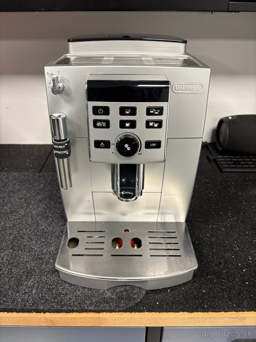 Kavovar Delonghi