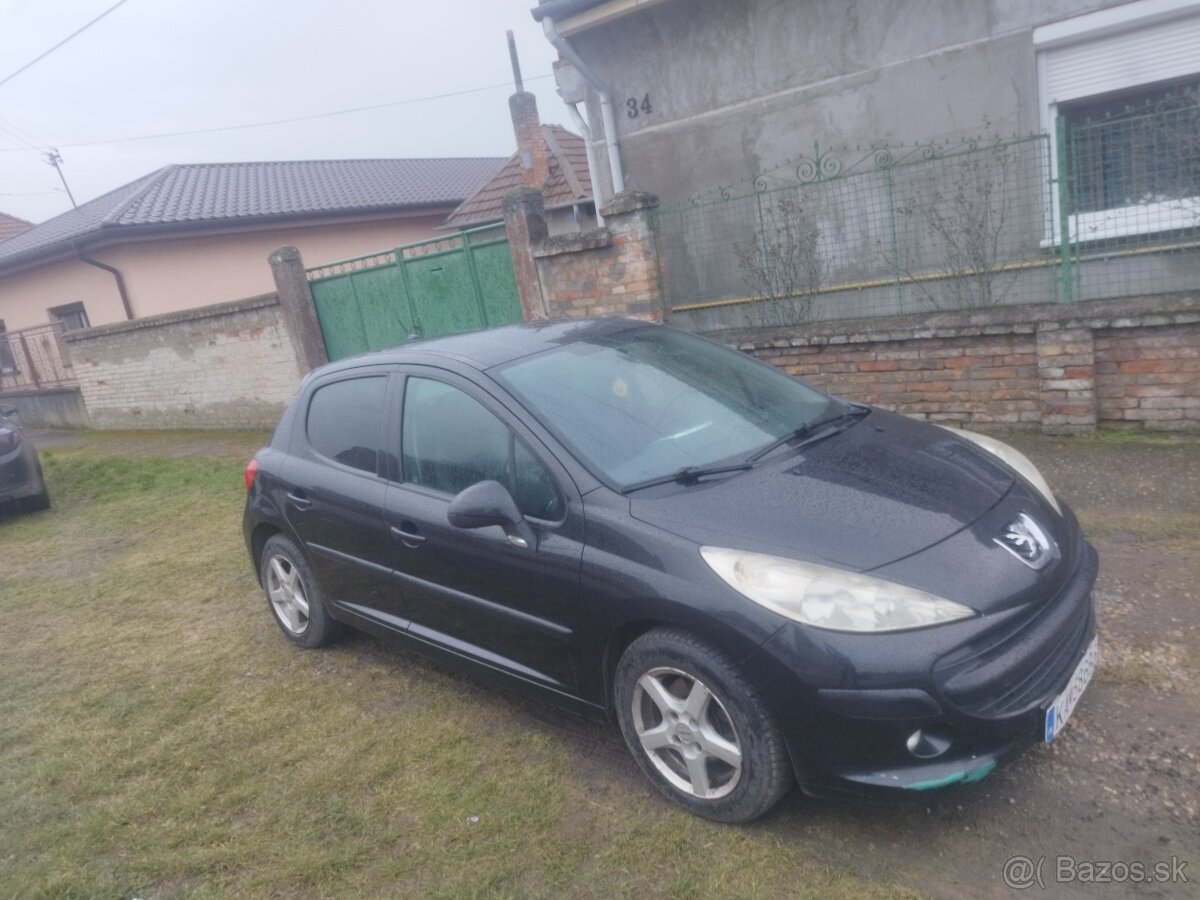 Peugeot 207 benzín 1.4 70kw