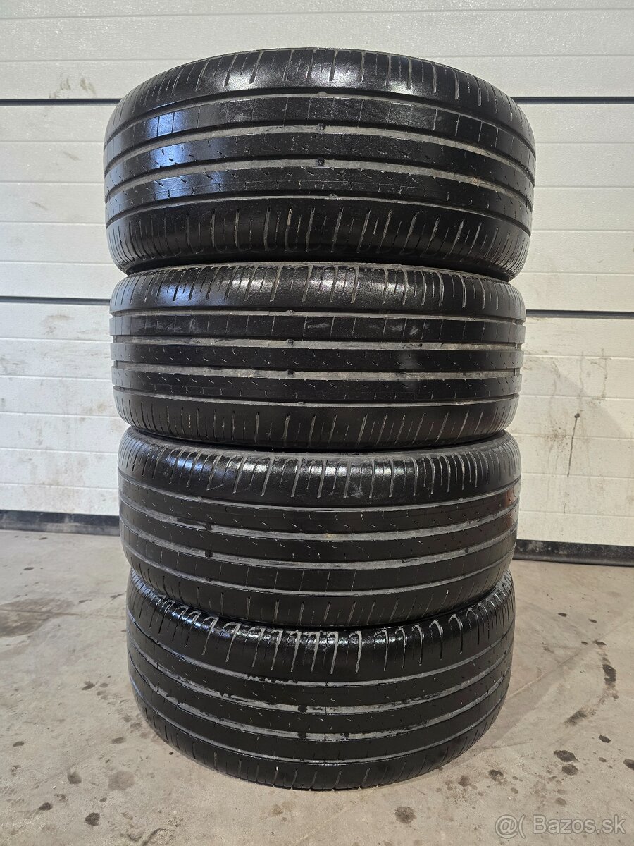 Letné Pneu Pirelli CinturatoP7 215/45 R18