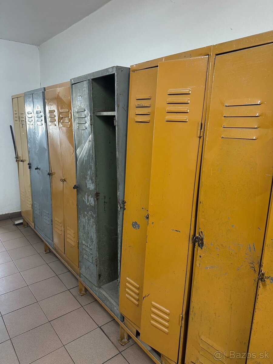 šatňové skrinky